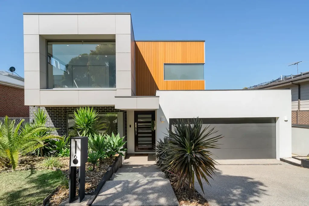 Sunshine North 4chambre Contemporary Family Luxury with River Views & Heated Pool