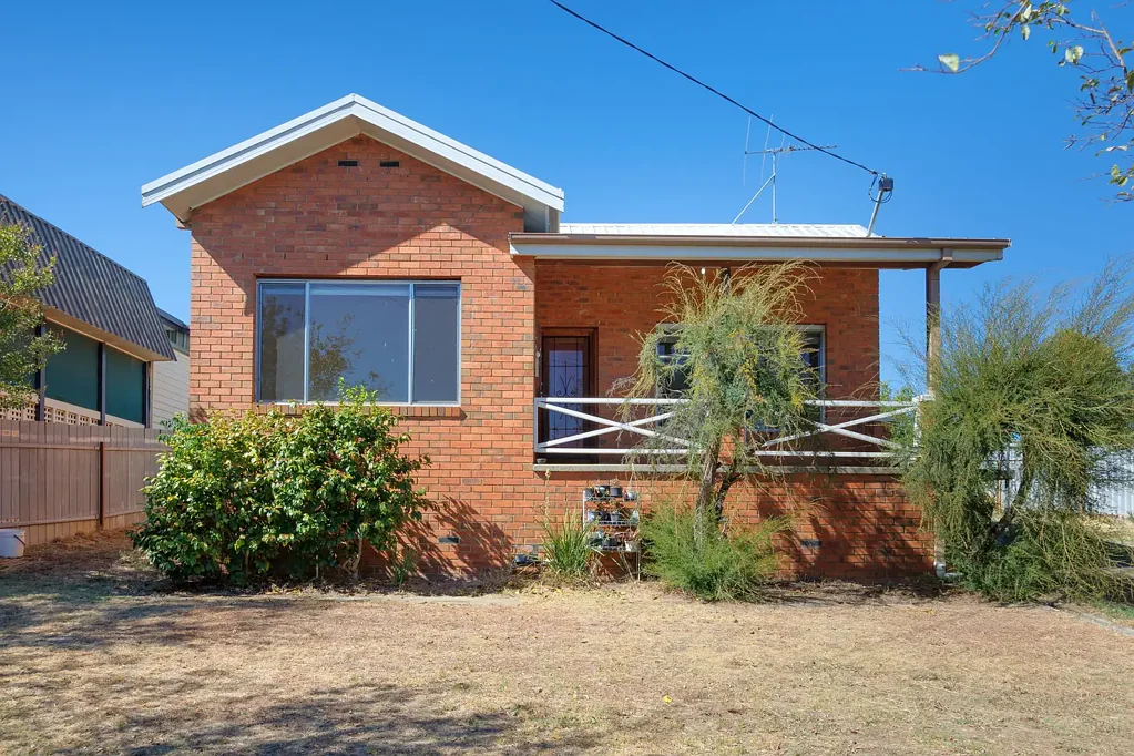 9 Queen Elizabeth Drive, Tallangatta, VIC 3700
