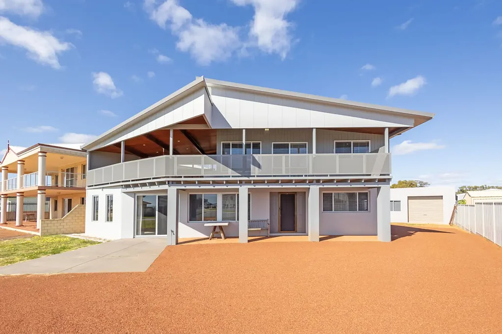 Cervantes 4બેડરૂમ MOVE IN READY WITH OCEAN VIEWS