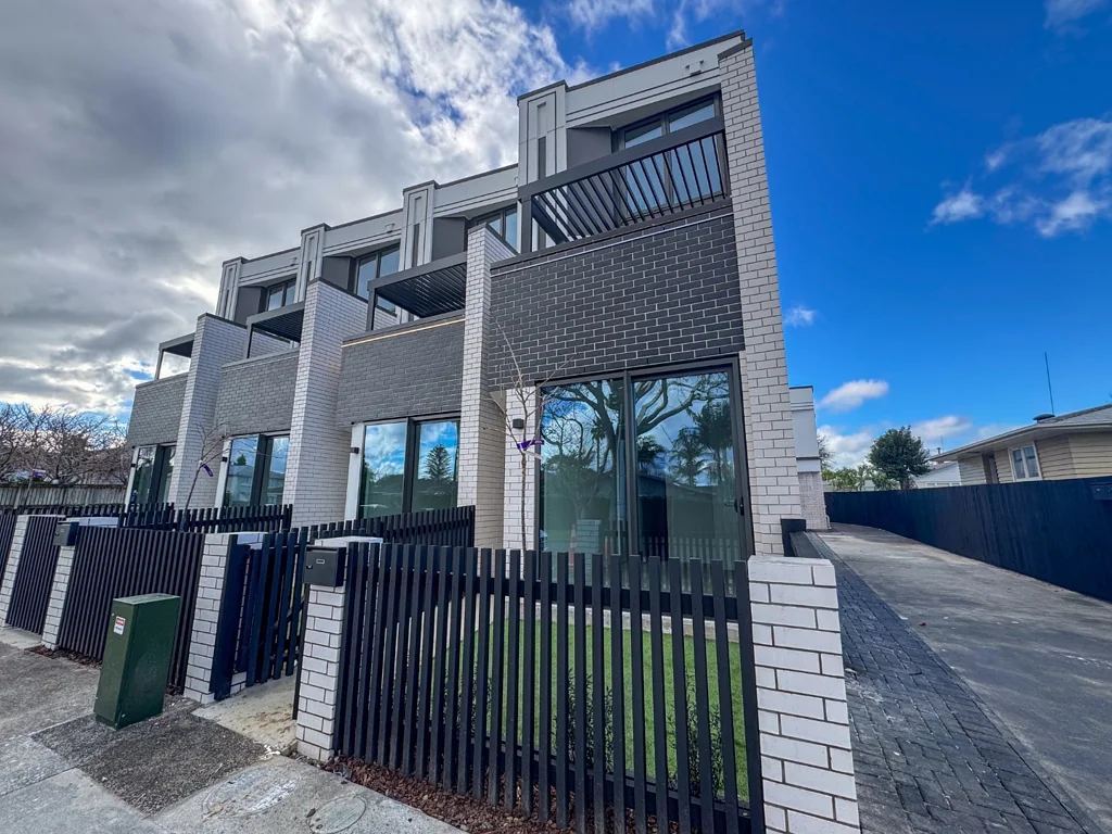 Three bedroom home in Avondale.