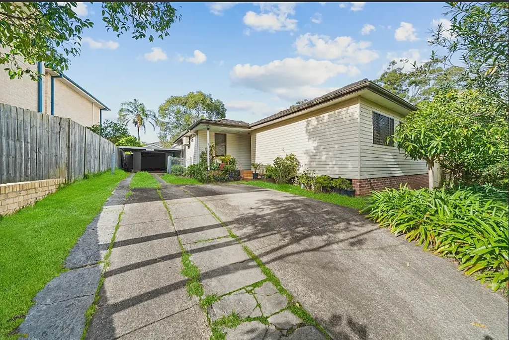 Dundas Valley 6ਬੈੱਡਰੂਮ MUST BE SOLD !!