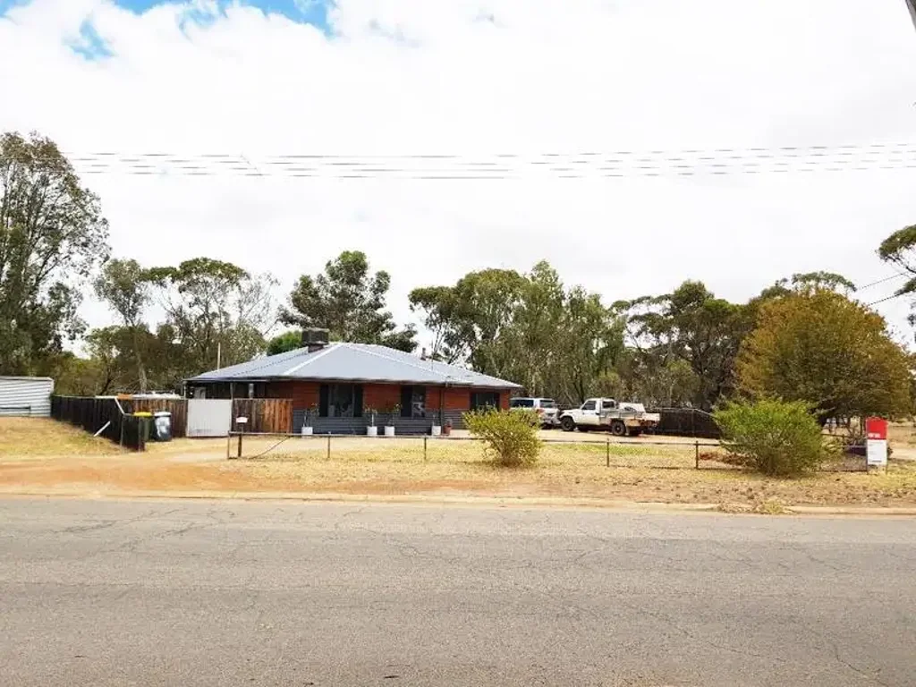 82 LONG Street, Moora, WA 6510