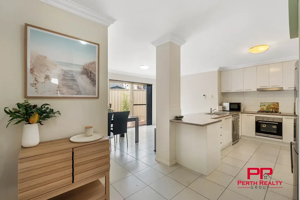 Westminster 3房  Spacious Double Storey home in Prime Location with no Strata fee - Perfect for First Home Buyers or Investors