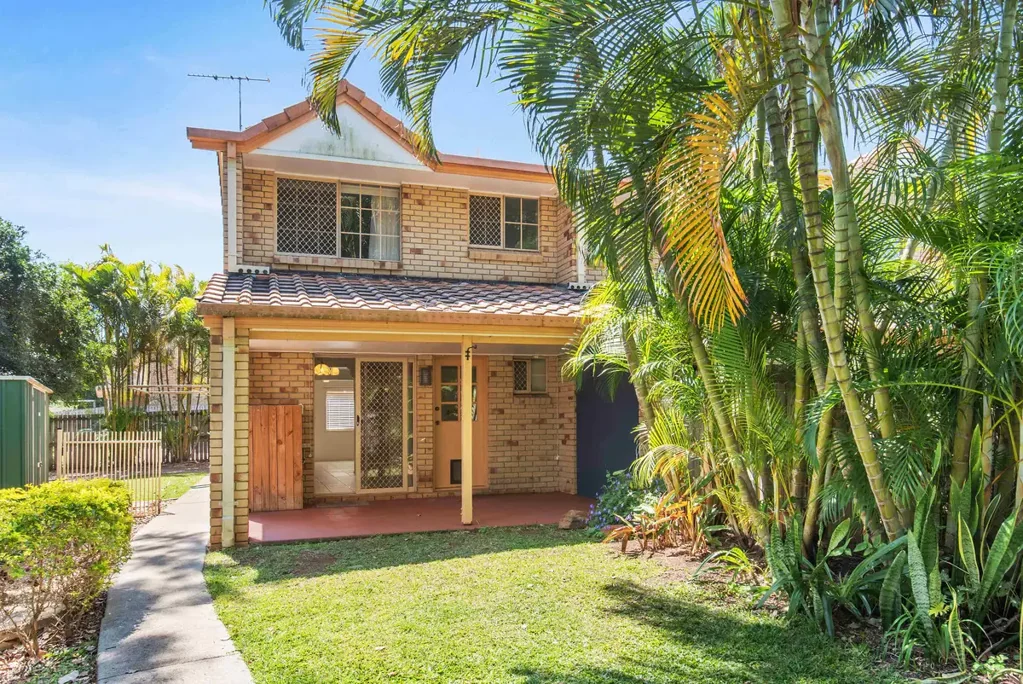Wellington Point 2 Slaapkamer Townhouse Living with Rare Outdoor Space
