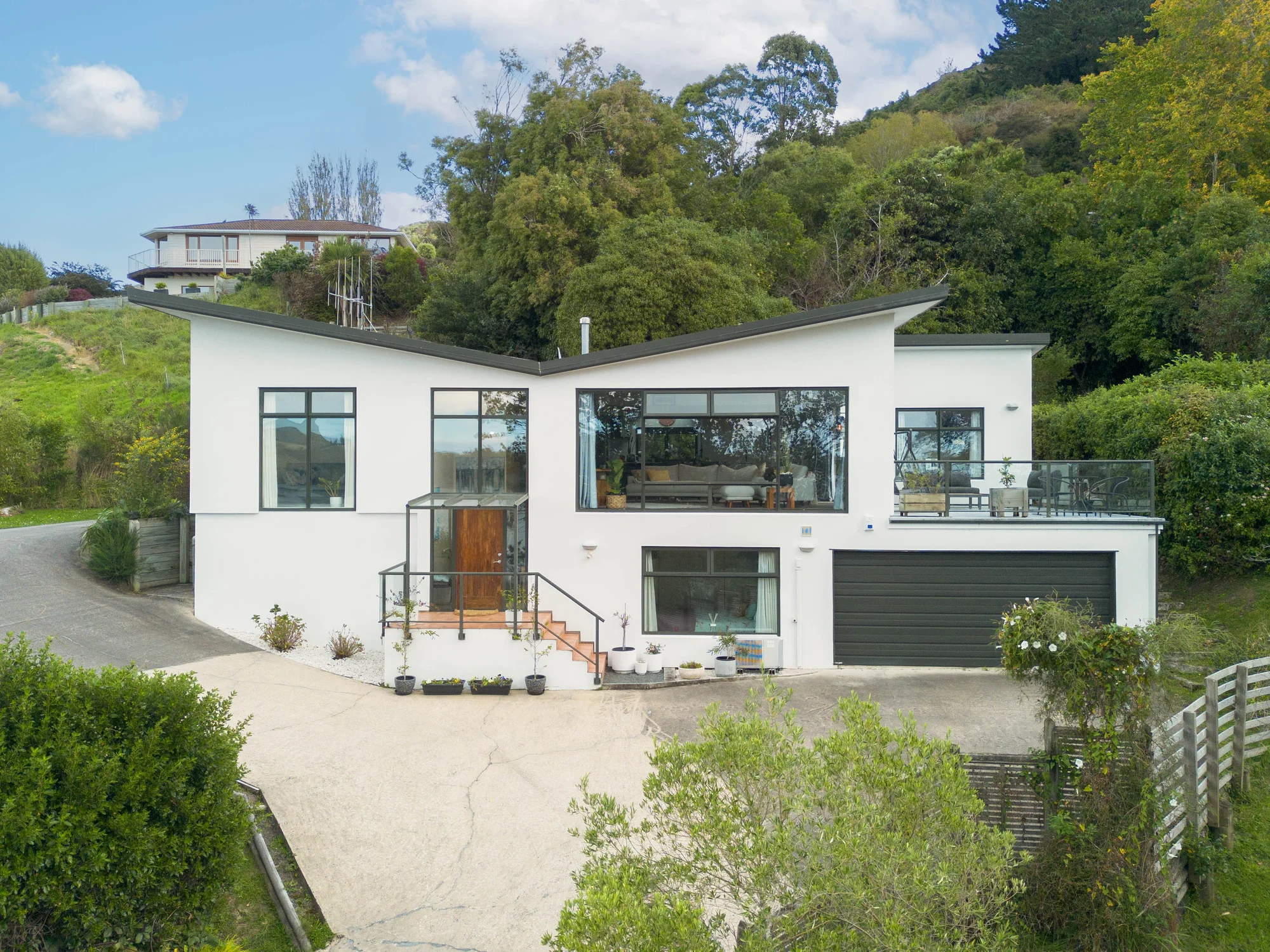 Saint Leonards 5 Bedroom Spacious family home with harbour views