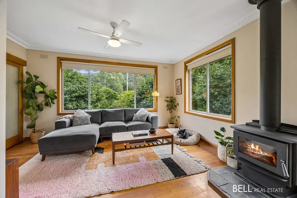Warburton 4ห้องนอน Spacious Brick Beauty with Renovated Style & Versatile Living