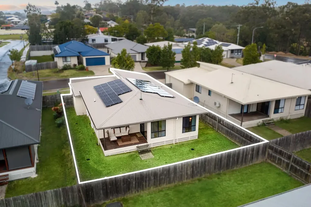 Redbank Plains 4ਬੈੱਡਰੂਮ Spacious Family Living on a 455 sqm block with Modern Comfort and Convenience
