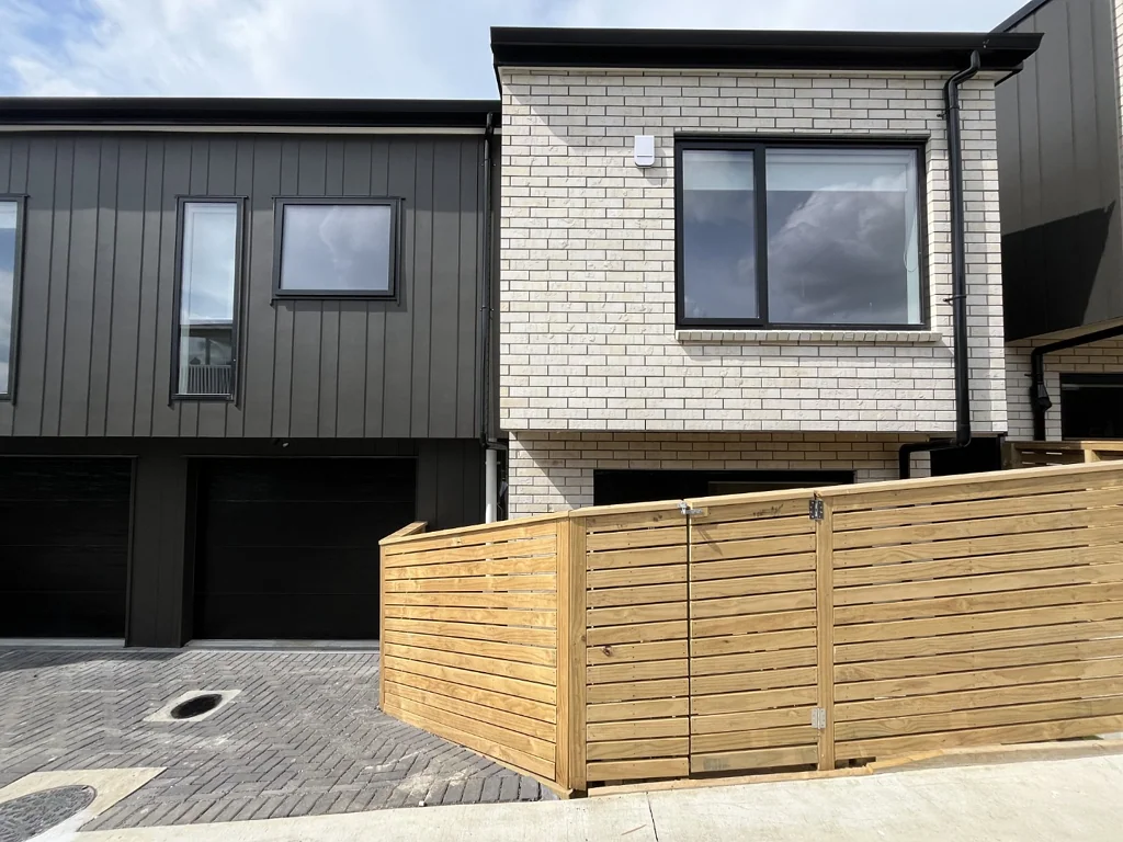 Modern 3 Bedroom with Garage