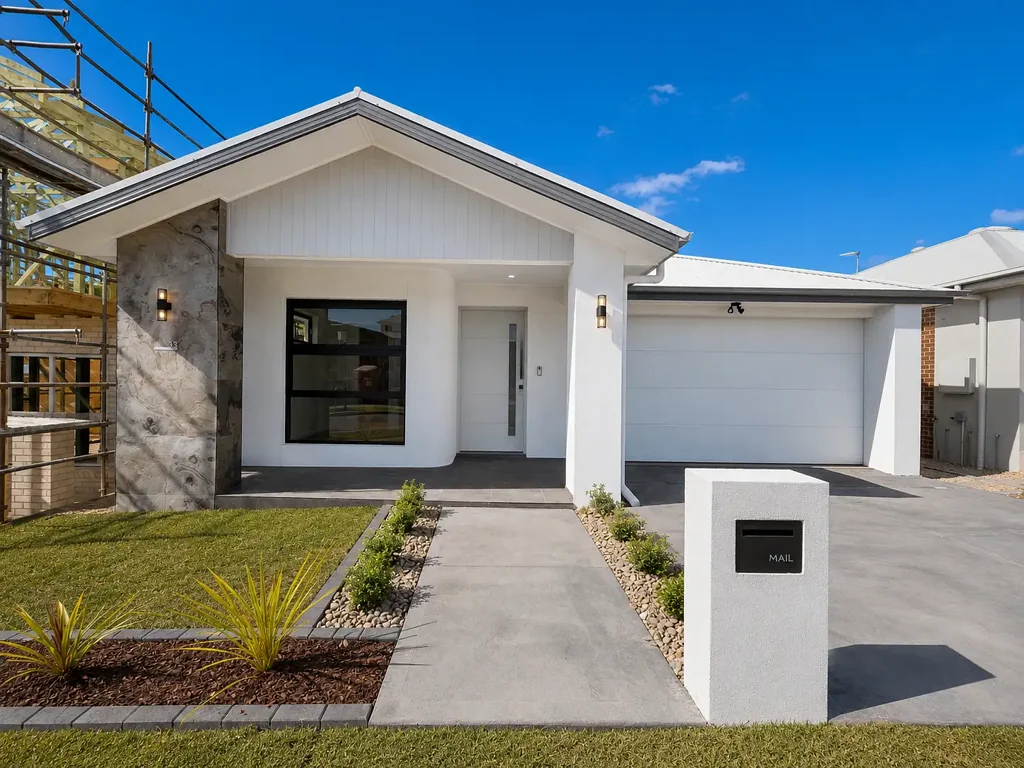 Contemporary Family Living in the Sought-After Panorama Estate