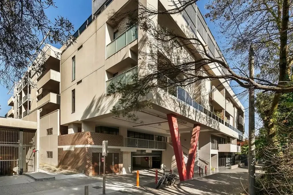 Perfectly Positioned Apartment