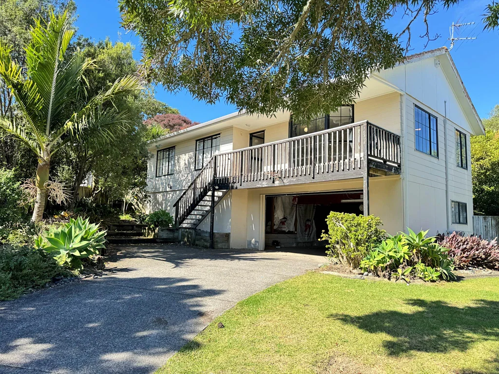 Glenfield 3房 现居即享·未来开发｜603㎡全幅地，RC已批三栋独立屋 Secure Now, Build When Ready – RC Approved