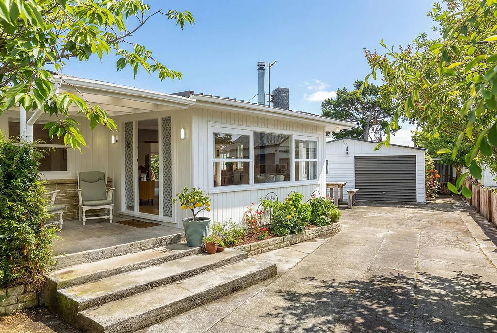Carterton 3બેડરૂમ Sun-soaked 1960s charm in a private garden setting