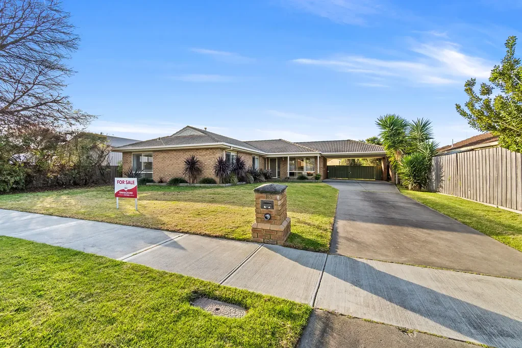 Sale 4 Bedroom Family Home Close to Lake Guthridge Precinct