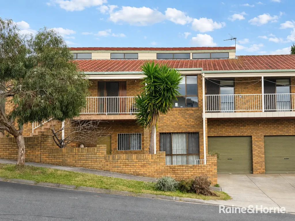 Spacious and inviting family home that perfectly blends comfort and convenience.