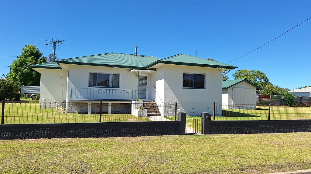 73 Railway St, Stanthorpe, QLD 4380