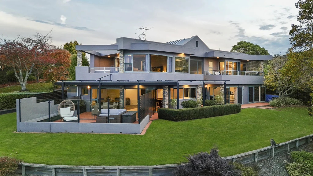 Ruby Bay 4房  Elevated Elegance with Unrivalled Tasman Bay Views