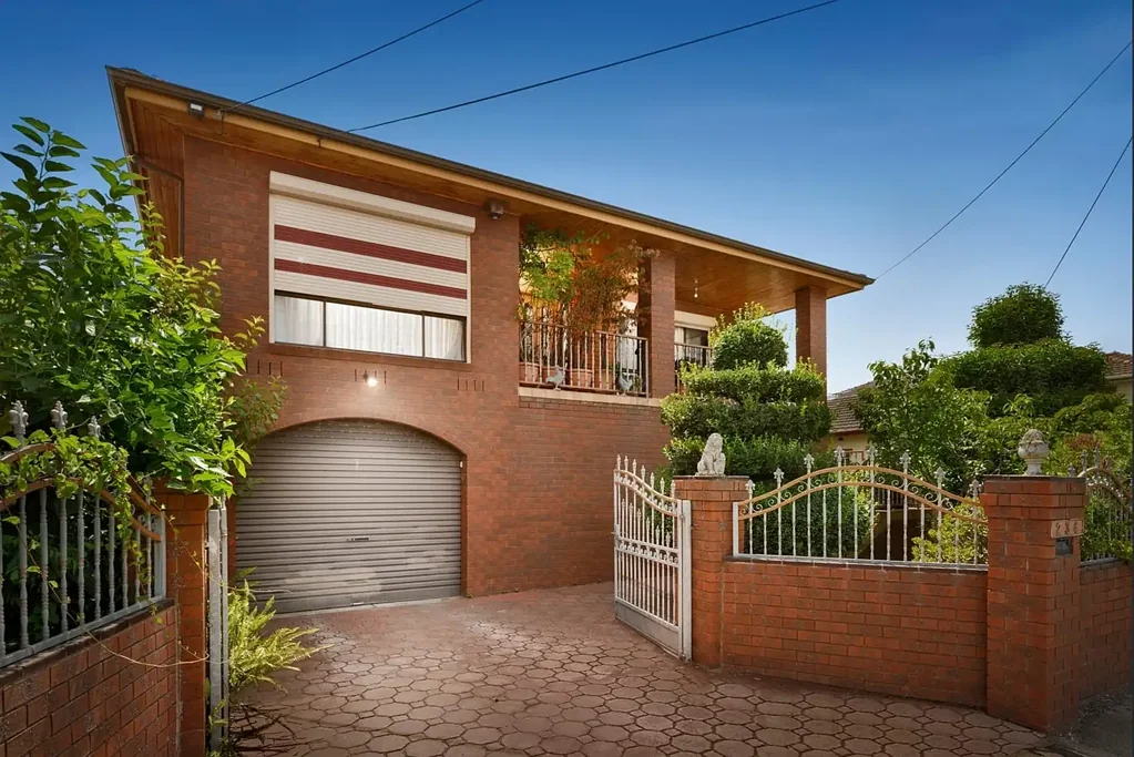 Coburg 5chambre Expansive Home with Endless Potential