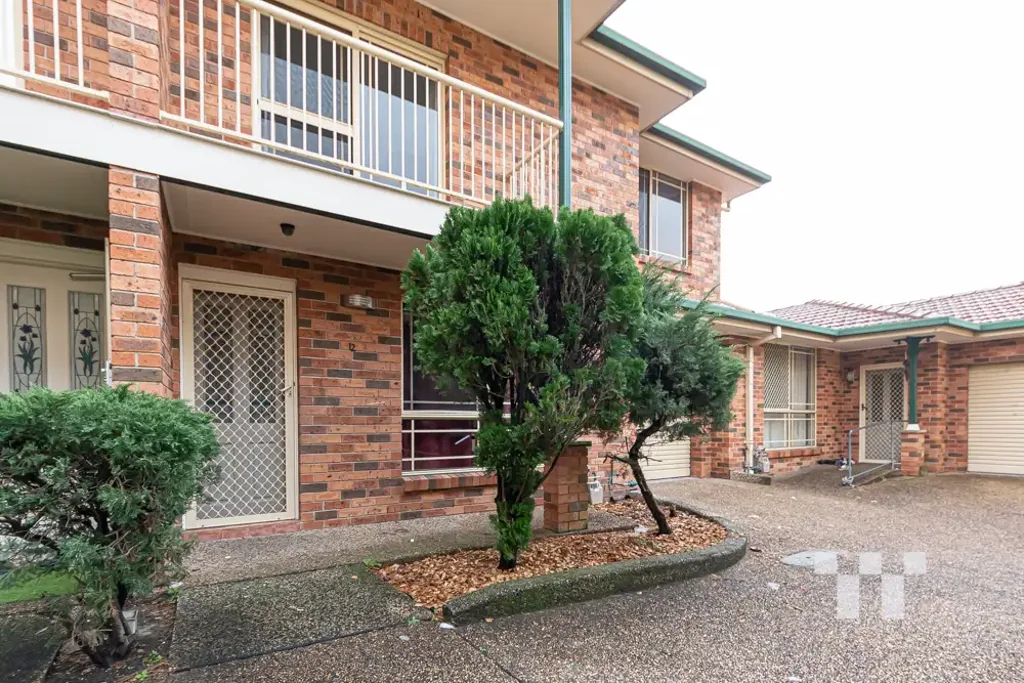 Spacious three-bedroom unit in a convenient Jesmond location