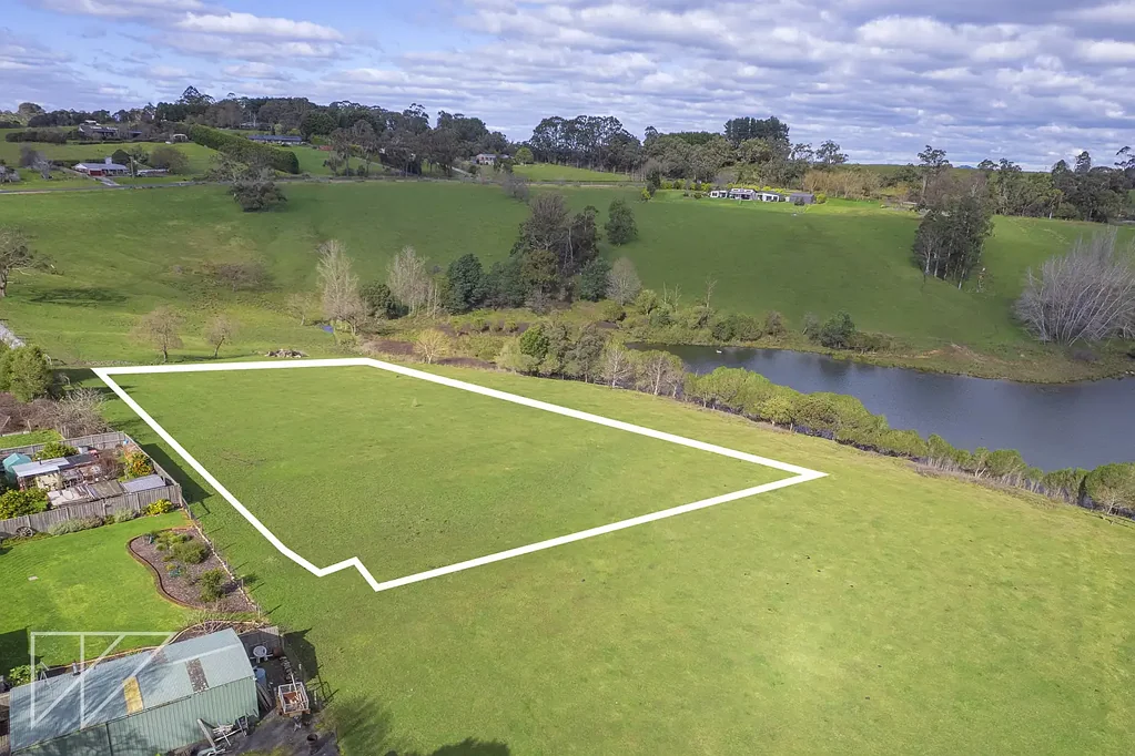 Rokeby Acreage, Water Views and Endless Possibilities