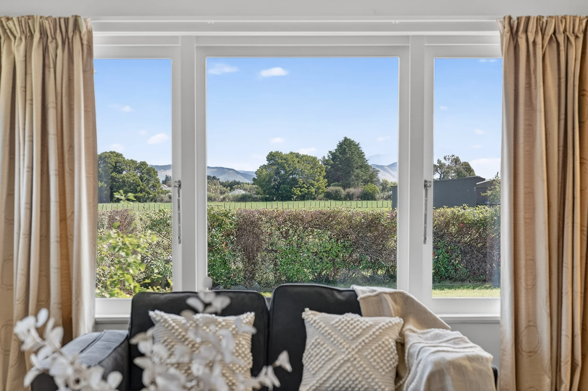 Upper Plain 3房  BEO $650,000-A Little Rural on Edge of Town