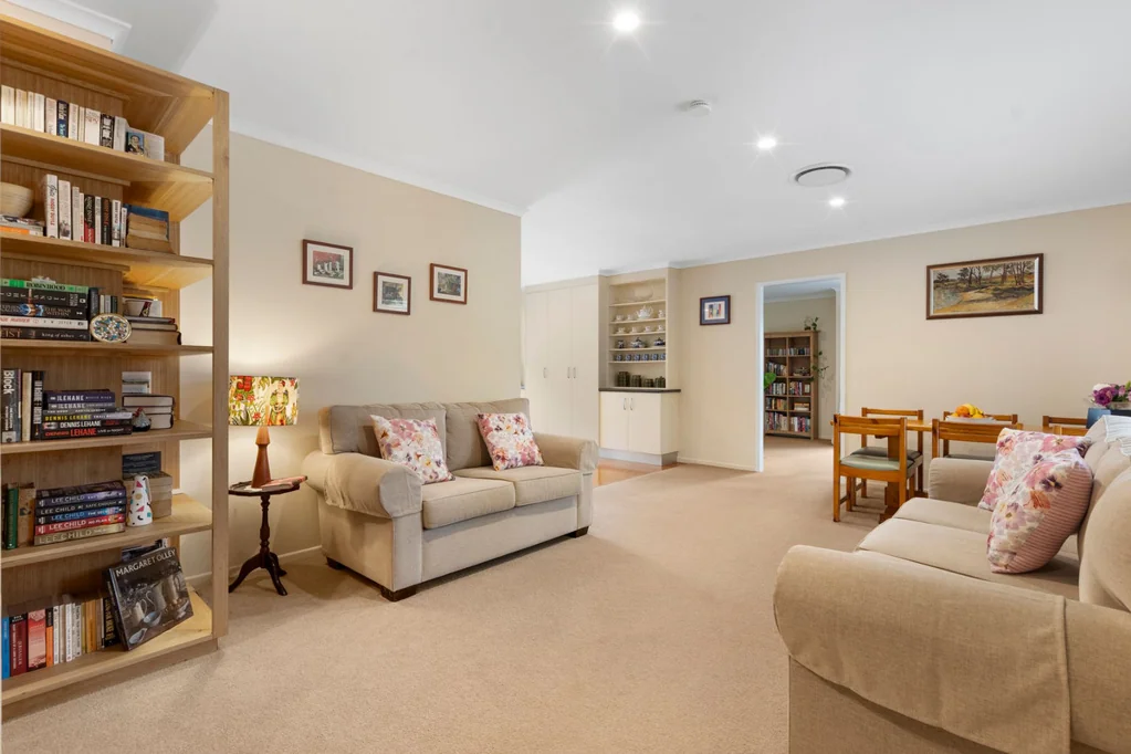 Albany Creek 3 Slaapkamer Immaculate Low-Set Home on 634sqm Corner Block