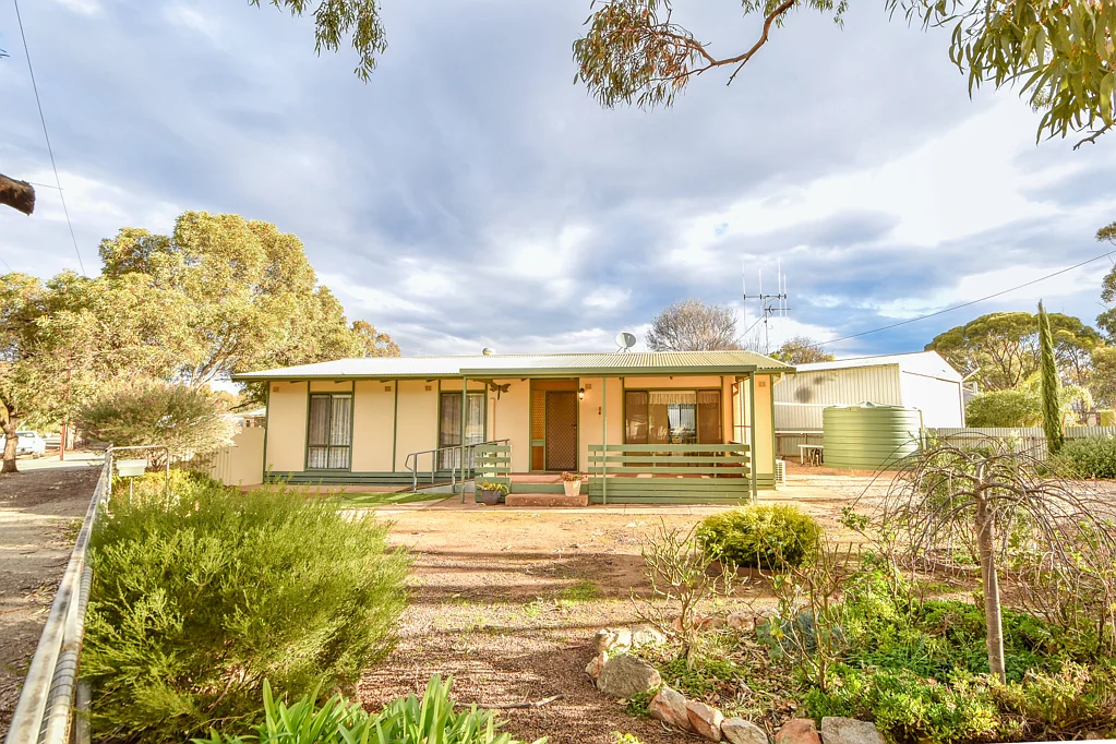 5 East Tce, Laura, SA 5480