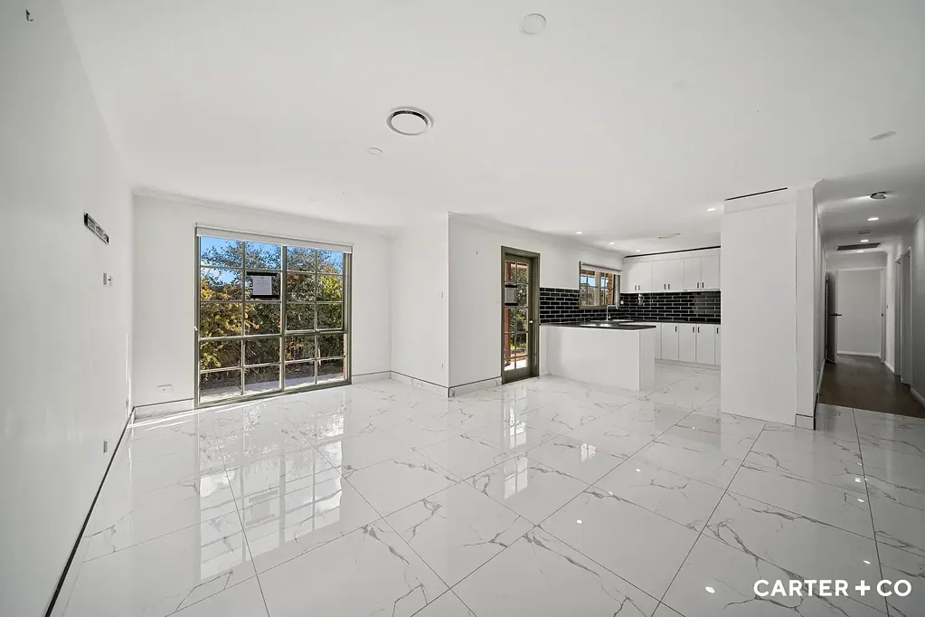 Kambah 3 Slaapkamer Exceptional Opportunity to transform on a 1,441 m² Block