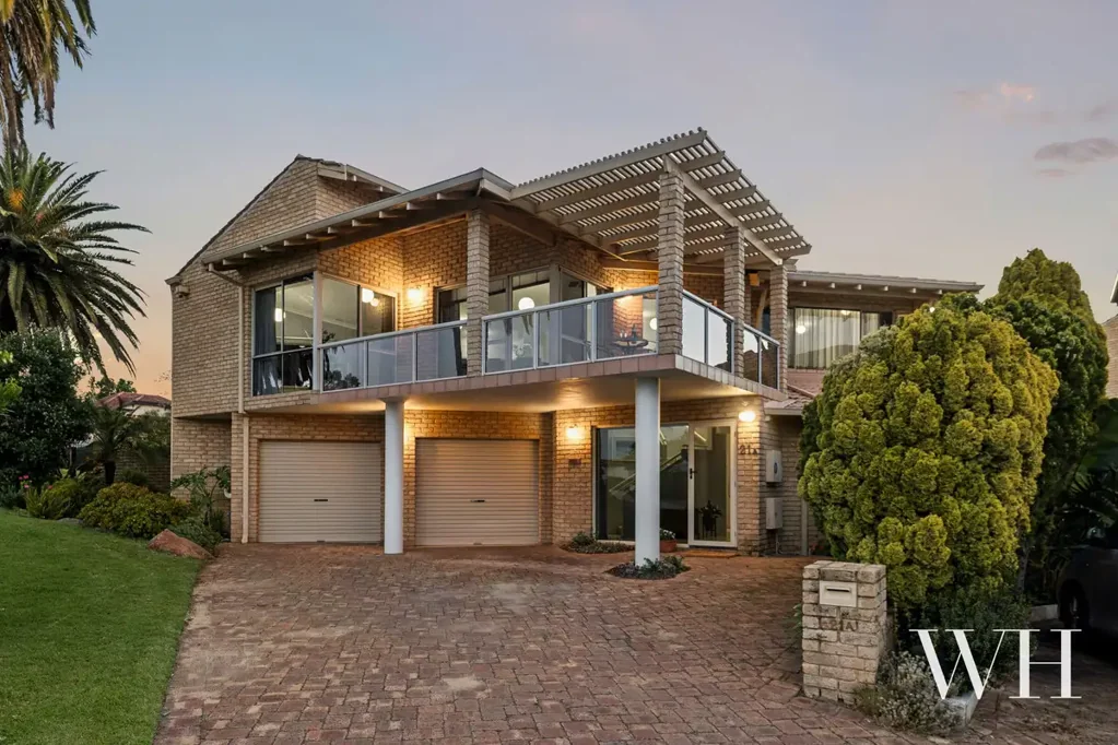 Attadale 3Kwarto Prime Opportunity: Privacy, Position & Panoramic Outlooks