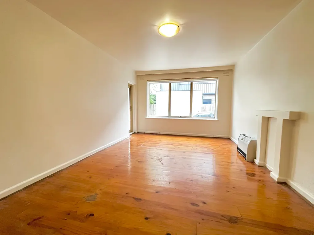 Charming Ground Floor Apartment in the Heart of St Kilda