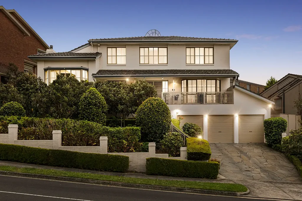 Templestowe 5ਬੈੱਡਰੂਮ Grand Living on Serpells Road - A Templestowe Masterpiece.