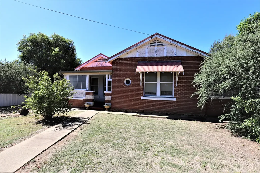 Cootamundra 3 Bedroom Curiosities & Possibilities - PRICE REDUCED!