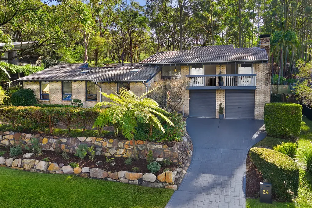 Elanora Heights 4 Bedroom Cherished Mid-Century retreat in a quiet cul-de-sac