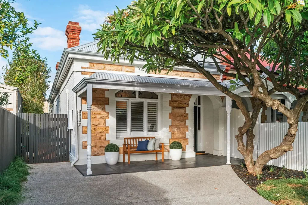Torrensville 2房  Open the Door to a Character-Filled Home You Will Instantly Love