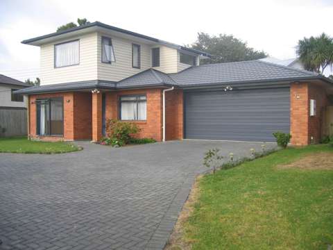 SPACIOUS 3 BEDROOM HOME IN TOP LOCATION