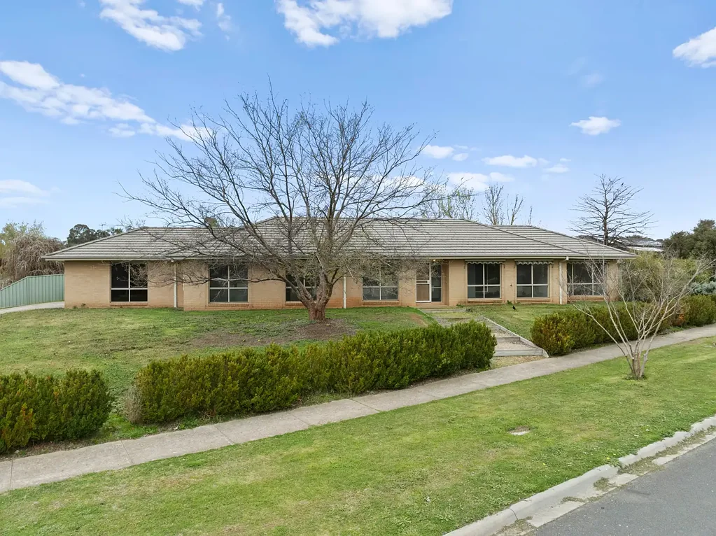Mansfield 4 Slaapkamer Spacious Brick Family Home in a Quiet, Convenient Location