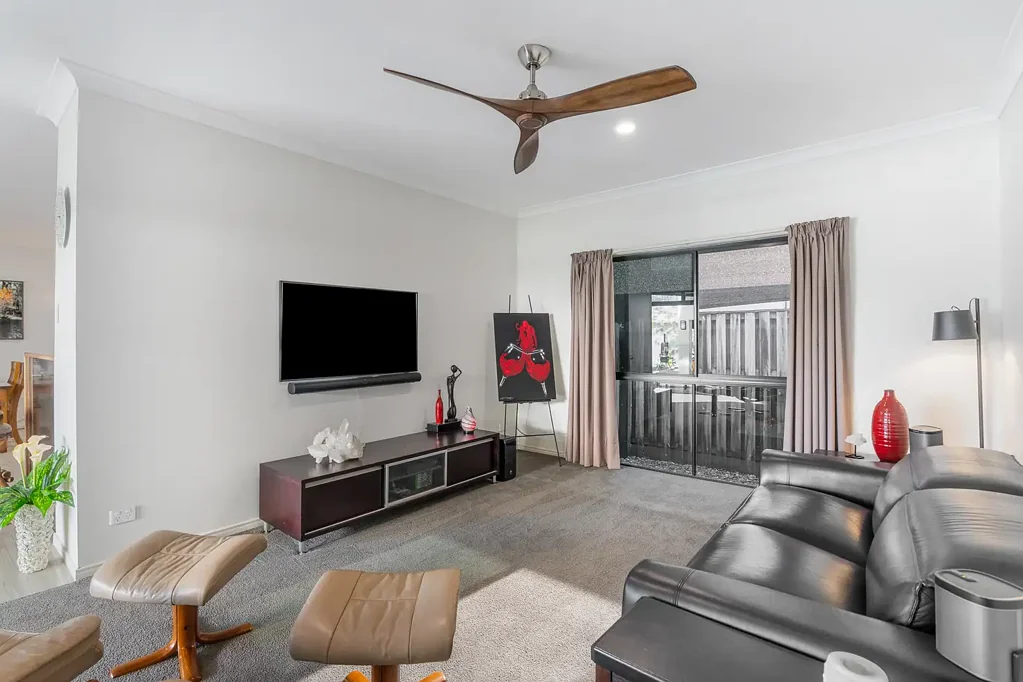45 North Shore Avenue, Varsity Lakes, QLD 4227