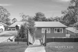 16 Olive Grove, Tecoma