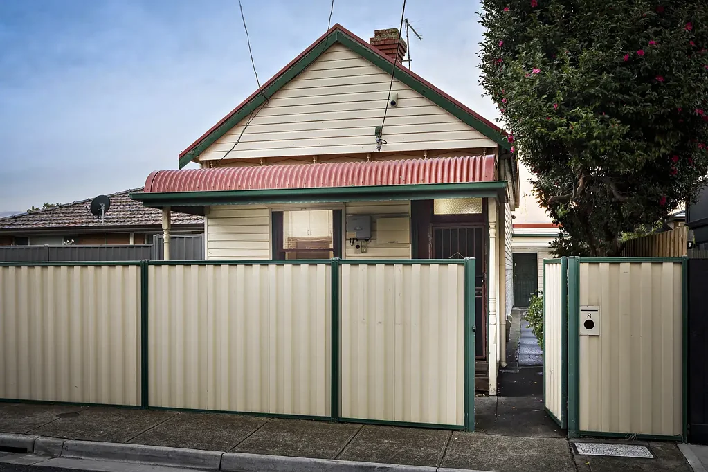 Coburg 3ห้องนอน Classic 1960s Home with Renovation Potential