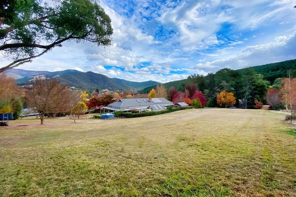 26 Mount Porepunkah Road, Bright, VIC 3741