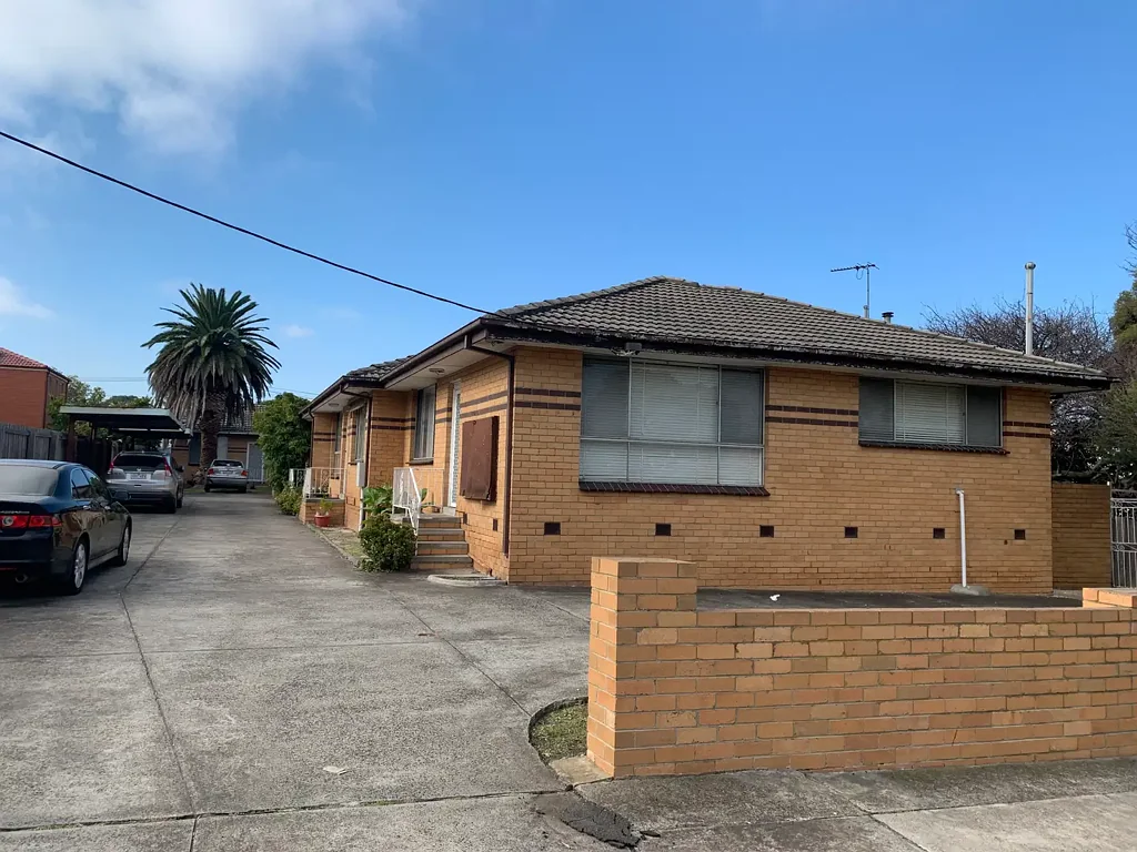 A RARE ONE BEDROOM UNIT