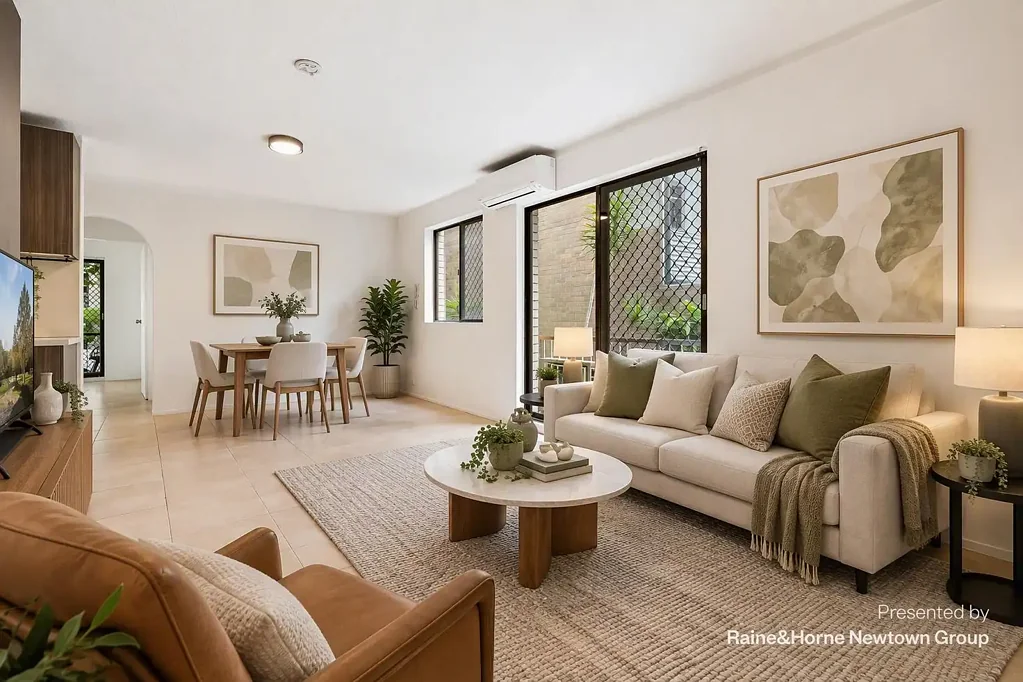 Freshly Painted & Beautifully Updated 2 Bedroom Apartment with Air Conditioning & Parking