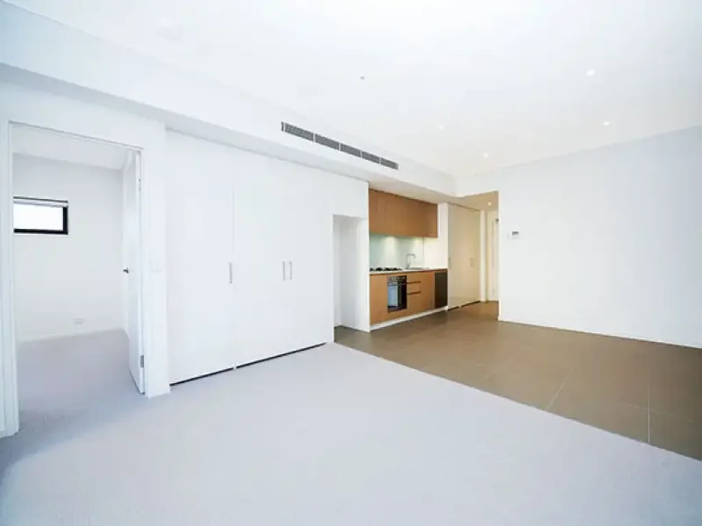 RESORT STYLE LIVING - 1 BEDROOM AT MACQUARIE CENTRAL