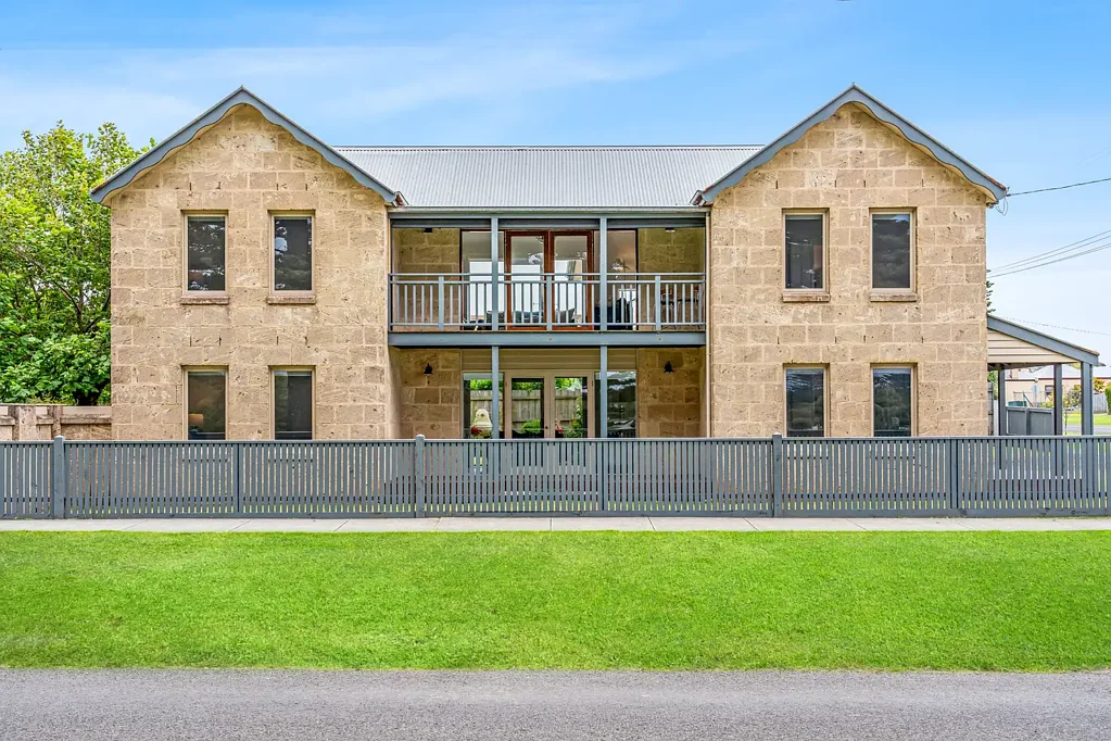 Port Fairy 4 Bedroom Impressive Central Home