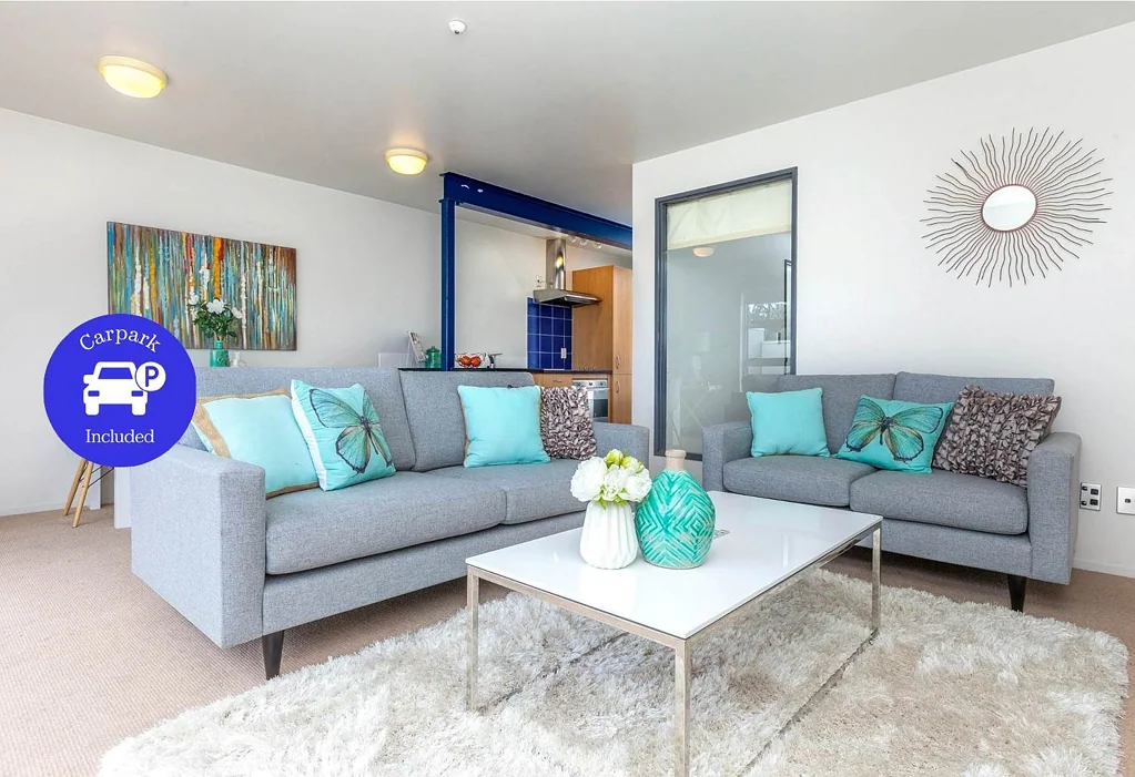Easy Living In Greenlane