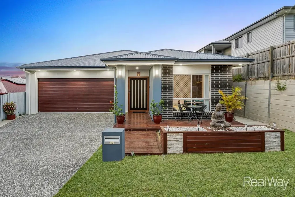 37 Midnight Crescent, Spring Mountain, QLD 4300