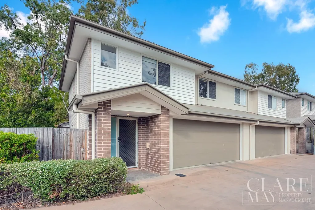 Modern Comfort with Ducted Air & Solar in a Peaceful Complex