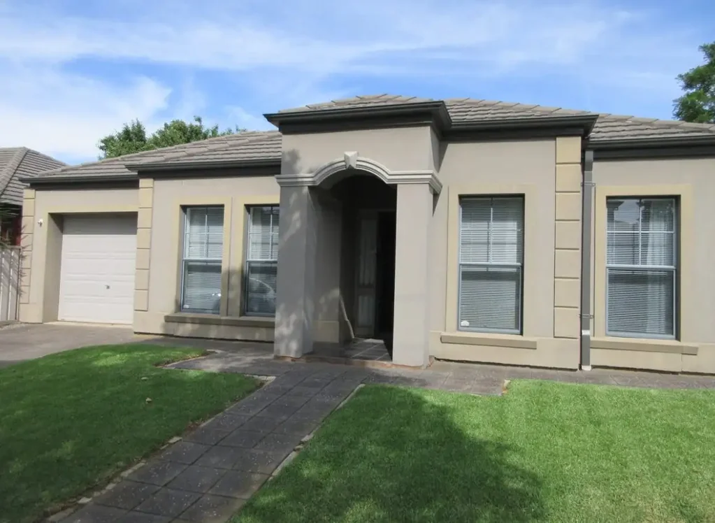 Modern home close to the city