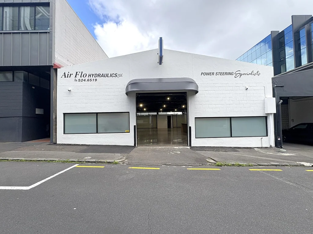 Newmarket Refurbished Newmarket Standalone
