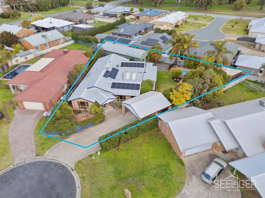 Mulwala 3 Bedroom Stylish Family Home with Pool, Shed & Space to Spare