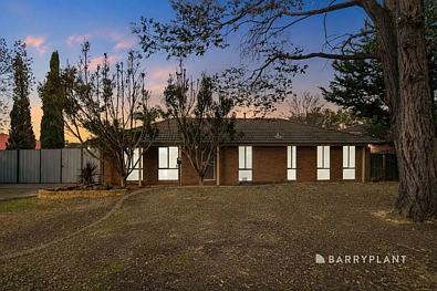 Pakenham 3房 宽敞的家庭生活空间，卓越的户外区域！ Spacious Family Living with Exceptional Outdoor Space!